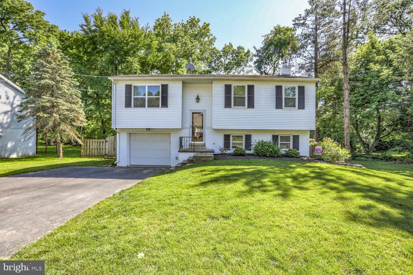 Property Photo:  1616 Pinehurst Avenue  PA 17601 