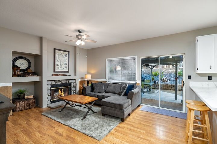 Property Photo: 44657 Lorraine Dr CA 92592