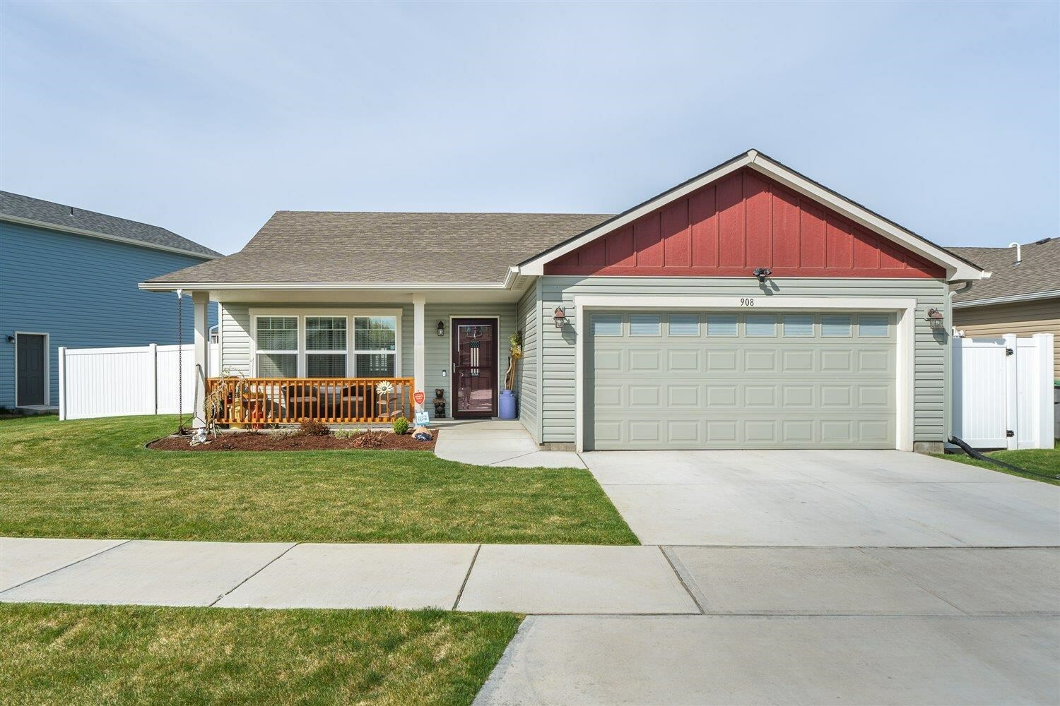 Property Photo:  908 S Hazelwood Ct  WA 99224-9492 