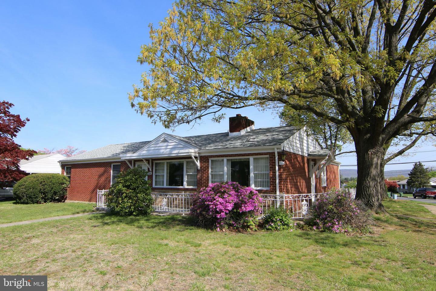 Property Photo:  3404 Hillcrest Road  PA 17109 