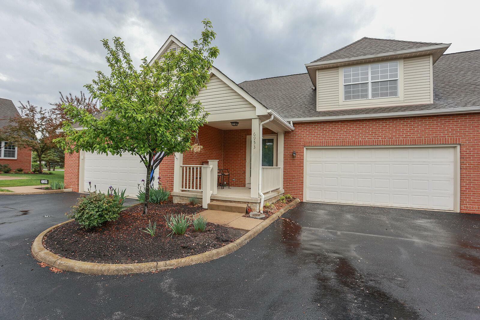 Property Photo: 6953 Greensview Village Drive OH 43110