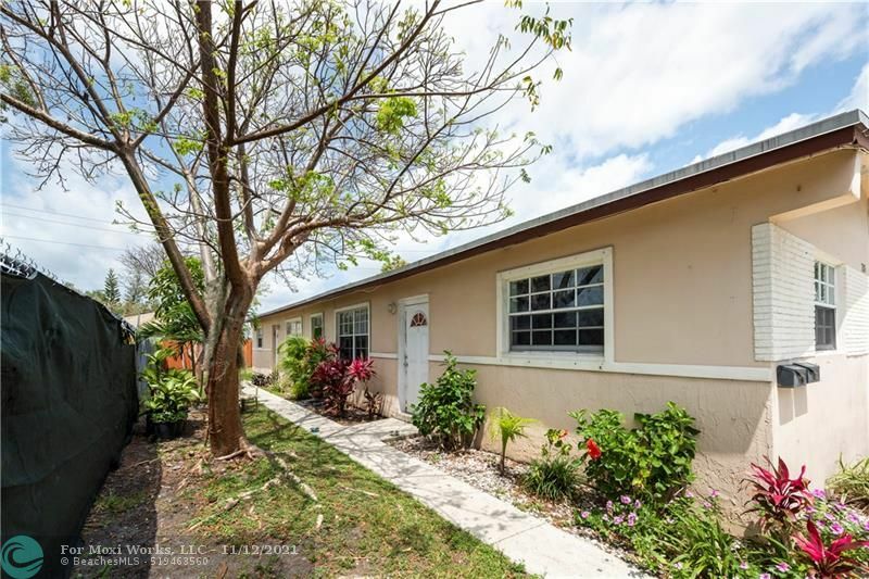 Property Photo:  735 NW 14th Way  FL 33311 