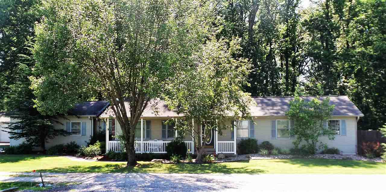 Property Photo: 606 E 100 S IN 47501