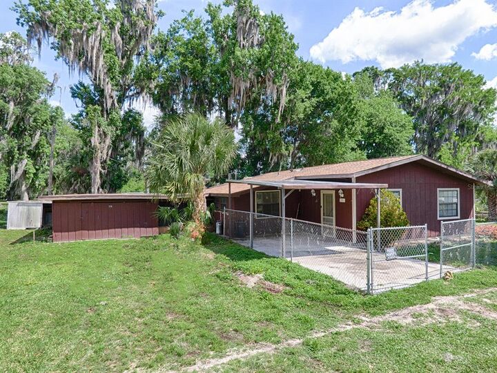Property Photo: 774 NW 11th Boulevard FL 33538