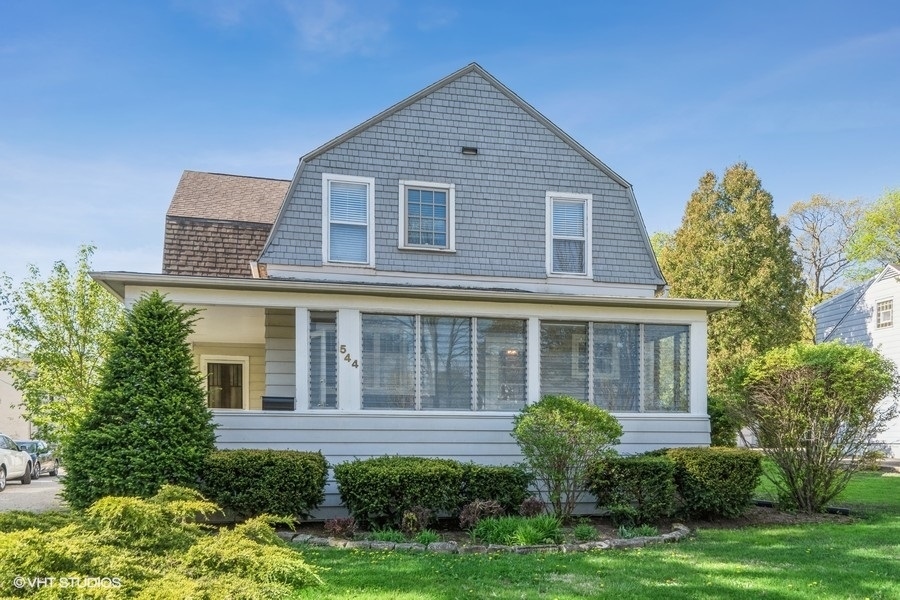 Property Photo: 544 Onwentsia Avenue 1 IL 60035