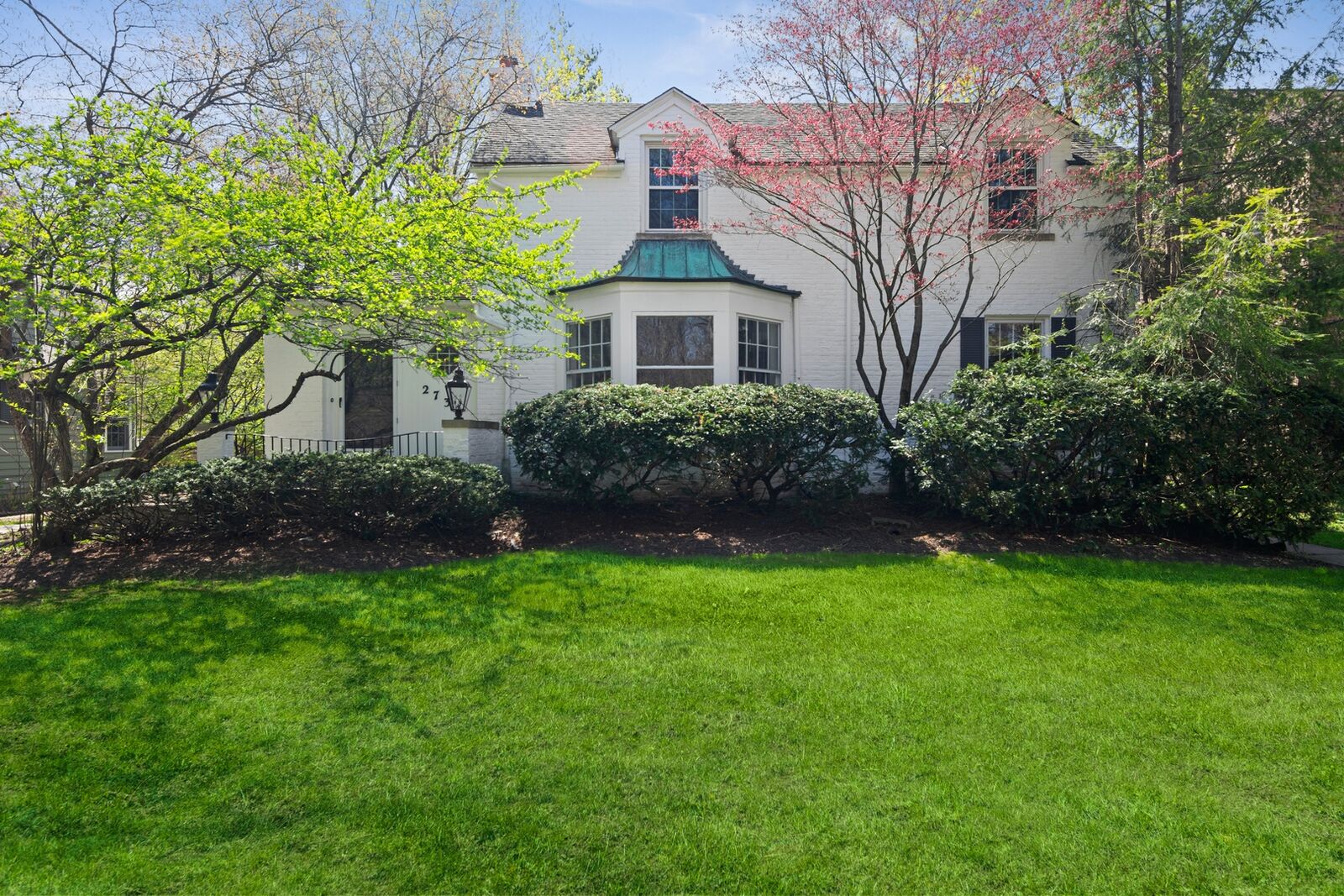 Property Photo:  2732 Grant Street  IL 60201 