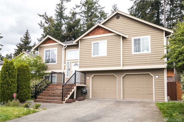 Property Photo: 12813 121st Ave E WA 98374