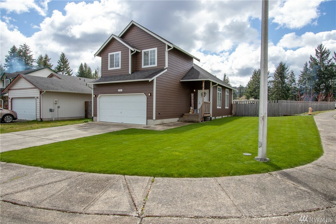 Property Photo:  701 Riverside Ln  WA 98328 