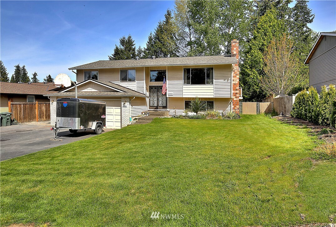 Property Photo:  10020 NE 204th Street  WA 98011 