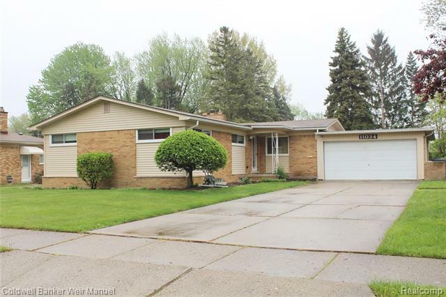 Property Photo: 11034 La Chene Drive MI 48093