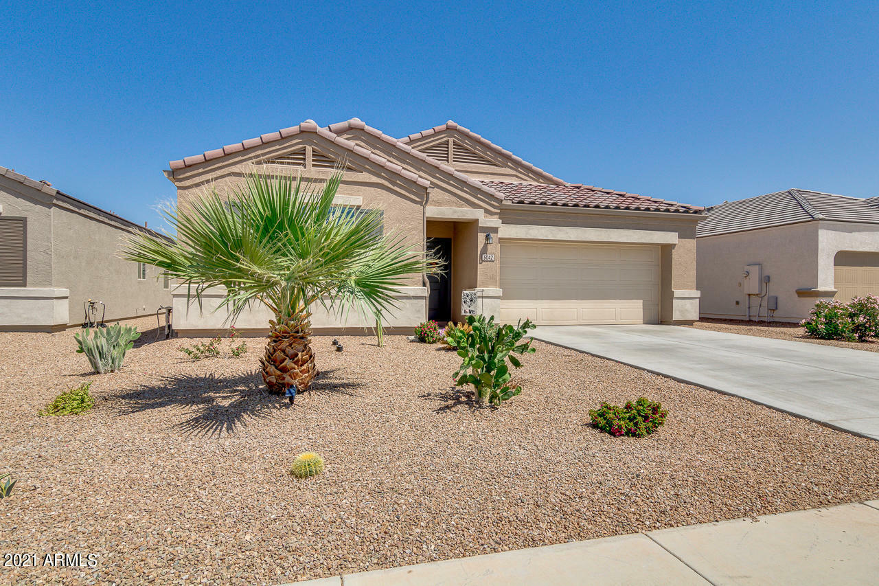 Property Photo:  5042 E Andalusite Lane  AZ 85143 