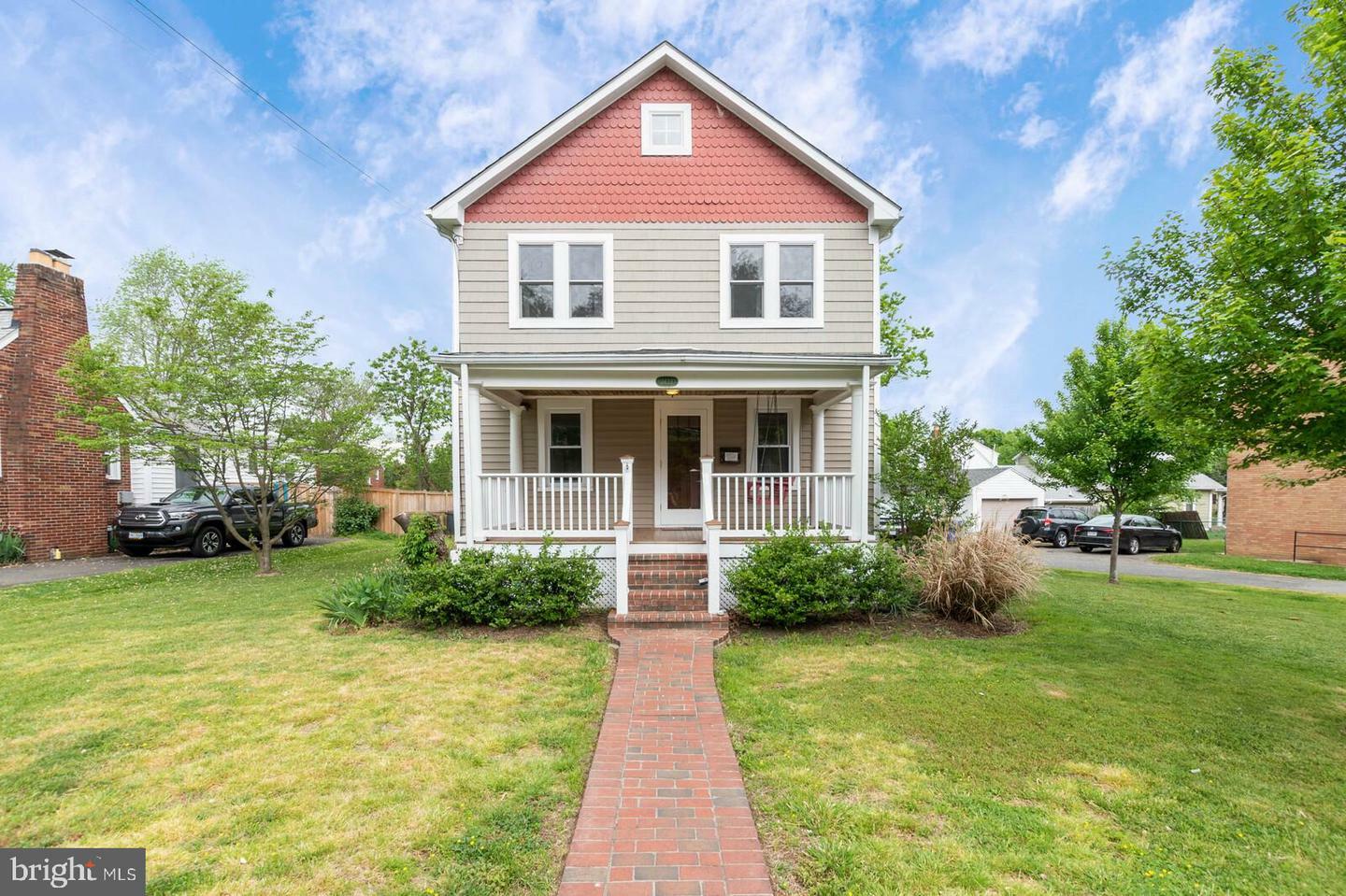 Property Photo:  3423 7th Street S  VA 22204 