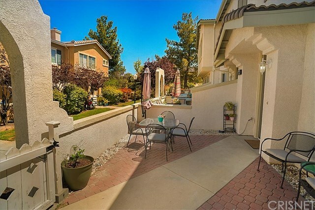 Property Photo:  25406 Quail Creek Court  CA 91350 