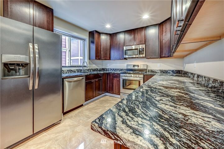 Property Photo: 5790 Roosevelt Way NE WA 98105