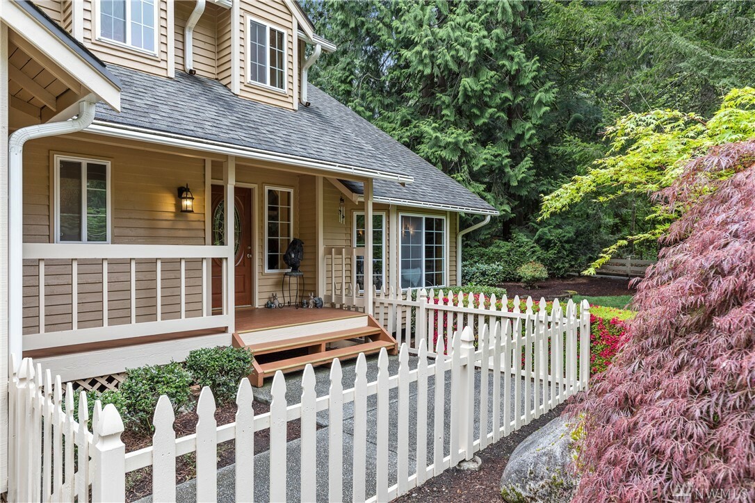 Property Photo:  20201 NE 163rd St  WA 98077 