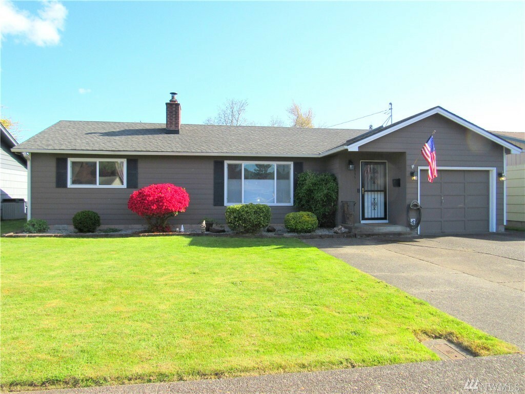 Property Photo:  2535 Terry Ave  WA 98632 