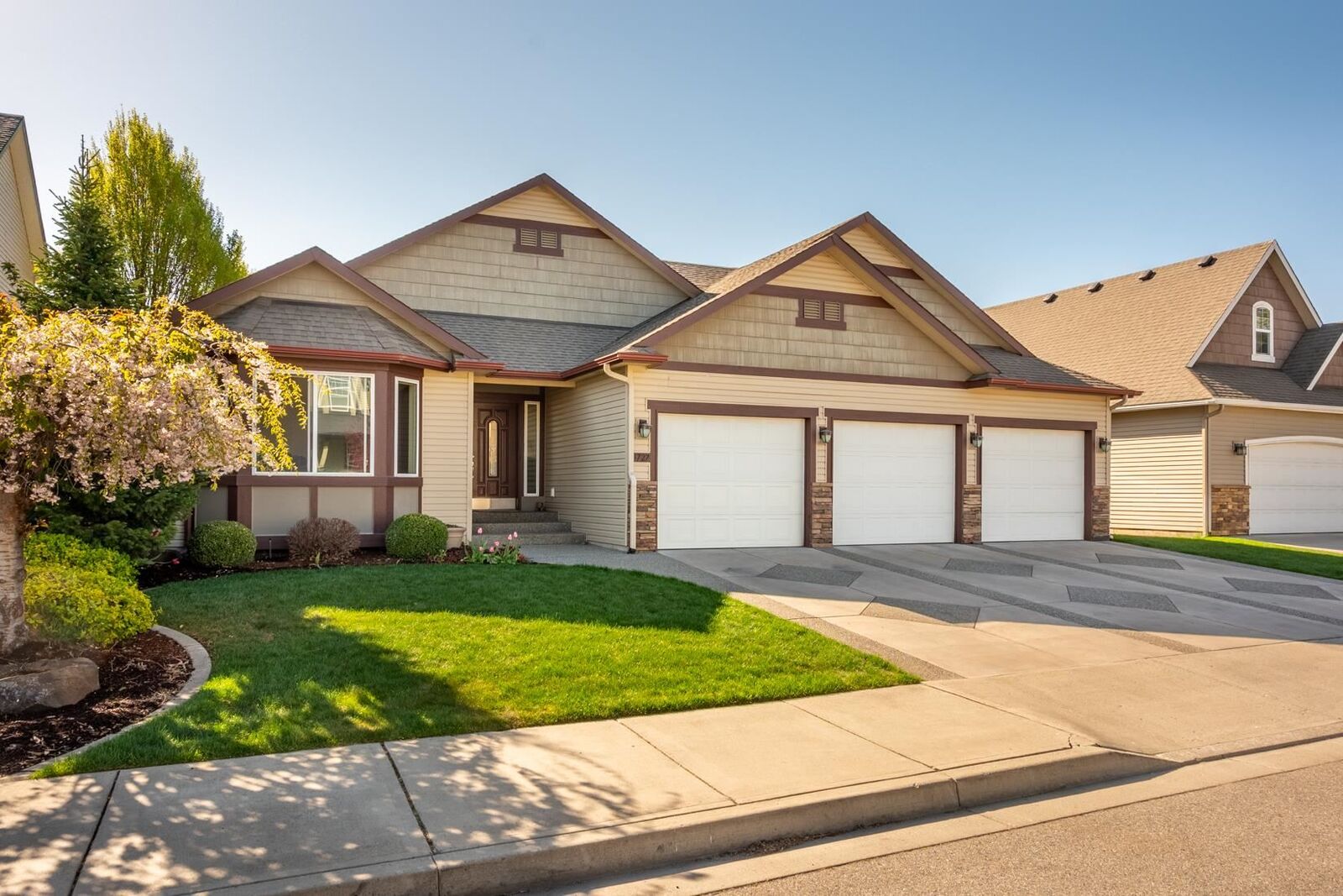 Property Photo: 3727 S Virginia Ln WA 99206