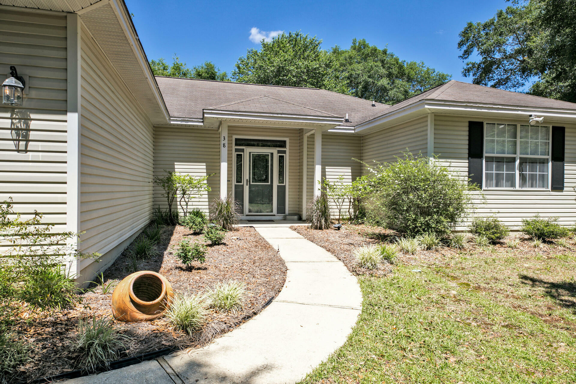 Property Photo: 38 Cypress Place FL 32439