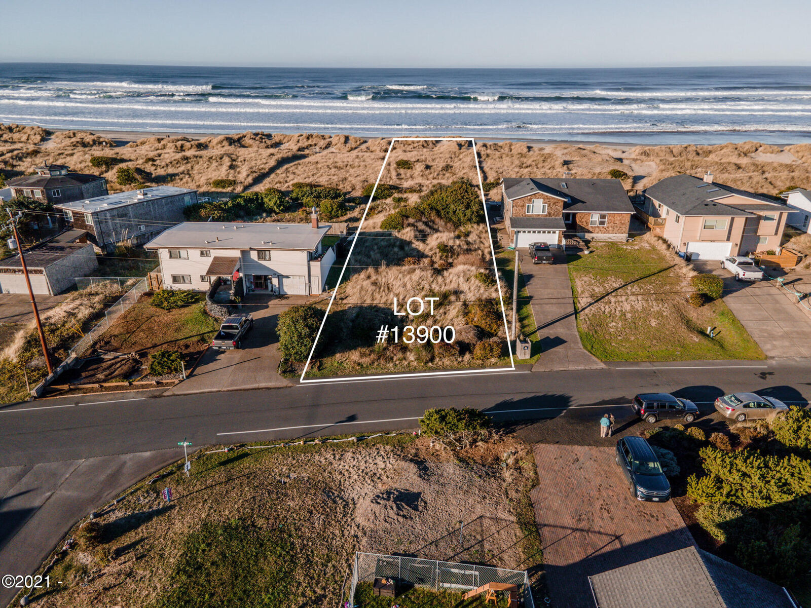 Property Photo: 1606 NW Oceania Drive OR 97394