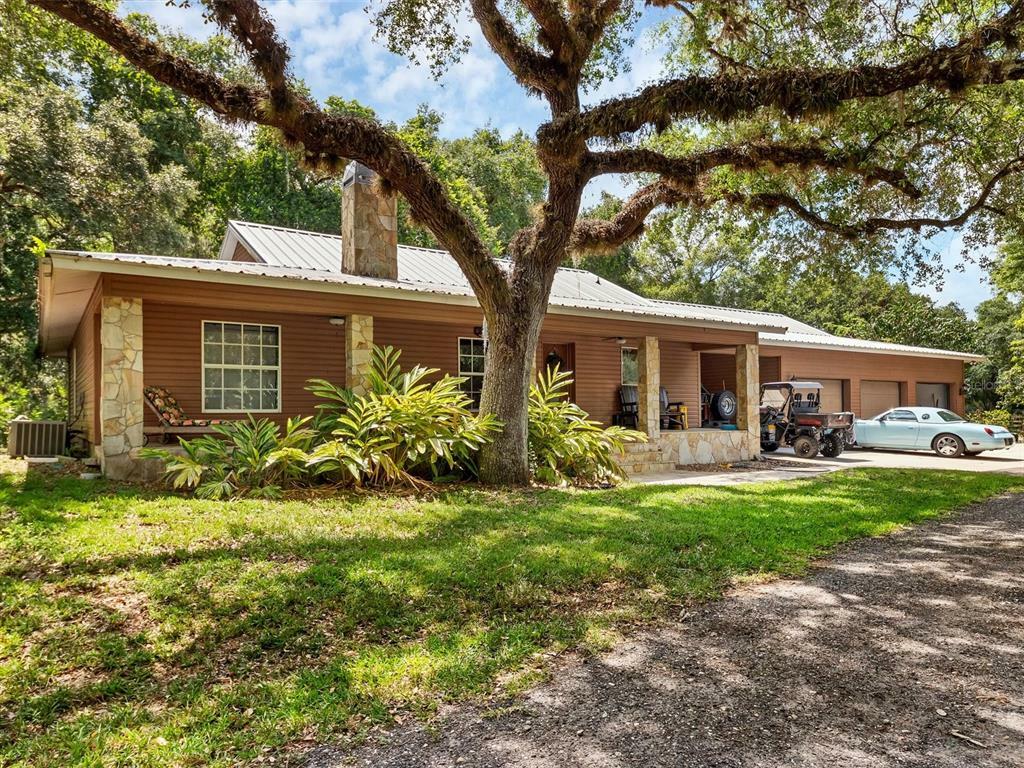 Property Photo:  344 S Moon Drive  FL 34292 