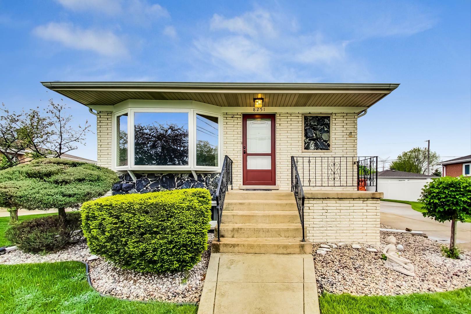 Property Photo:  8251 S Oketo Avenue  IL 60455 