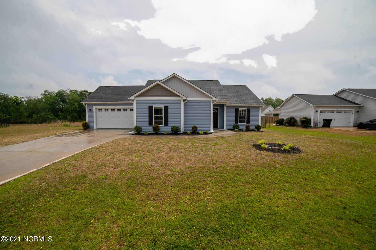 Property Photo:  117 Sages Ridge Drive  NC 28445 
