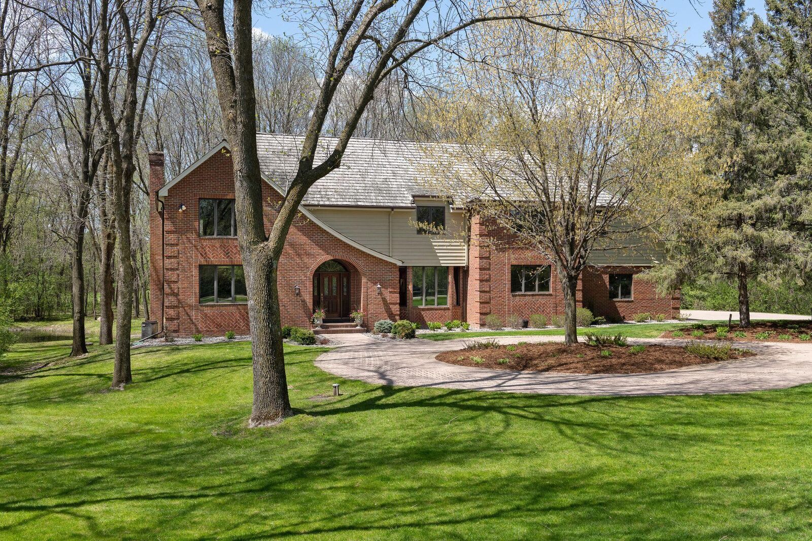 Property Photo:  430 Pheasant Ridge Road  MN 55391 