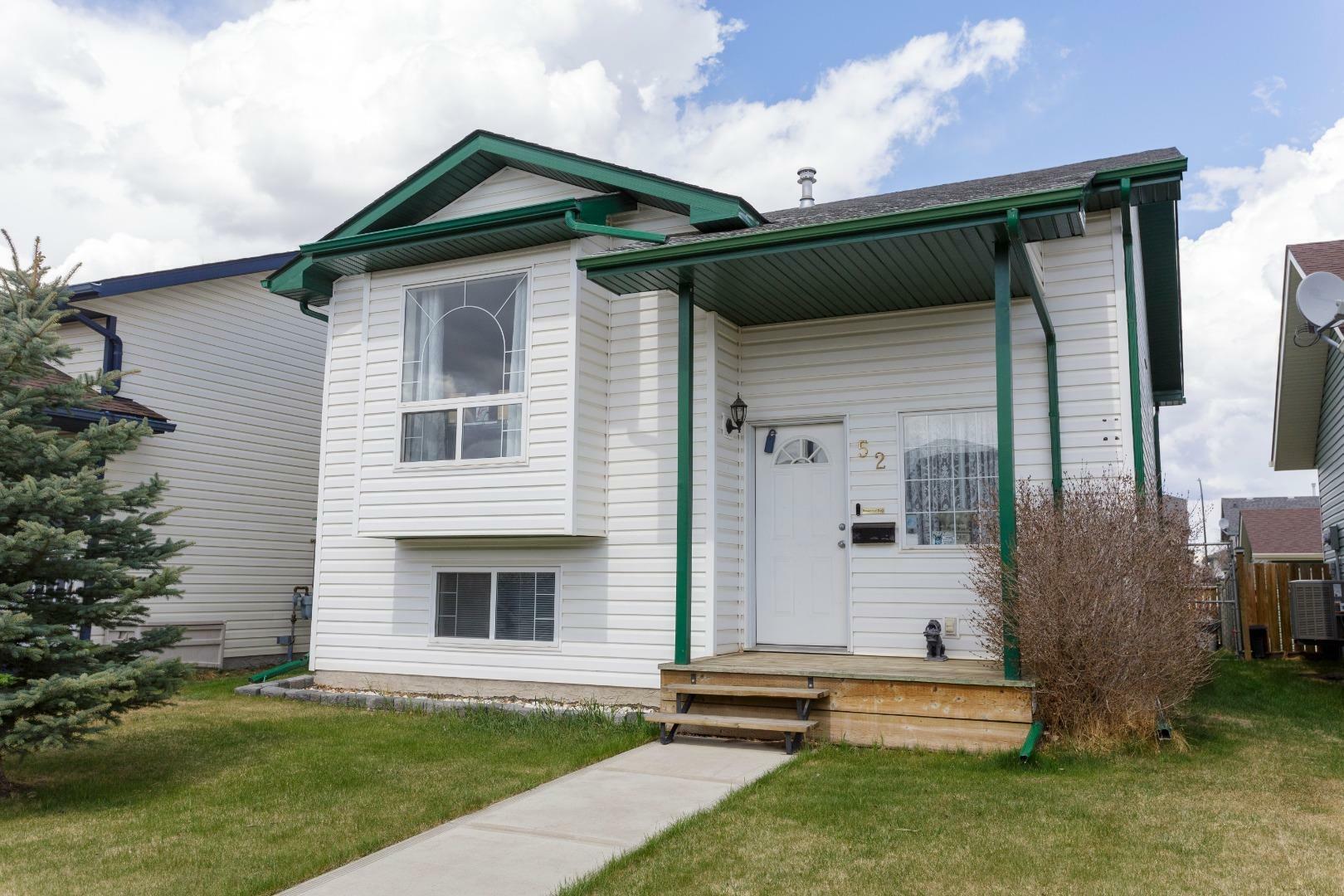 Property Photo:  52 Dynes Street  AB T4R 3C3 