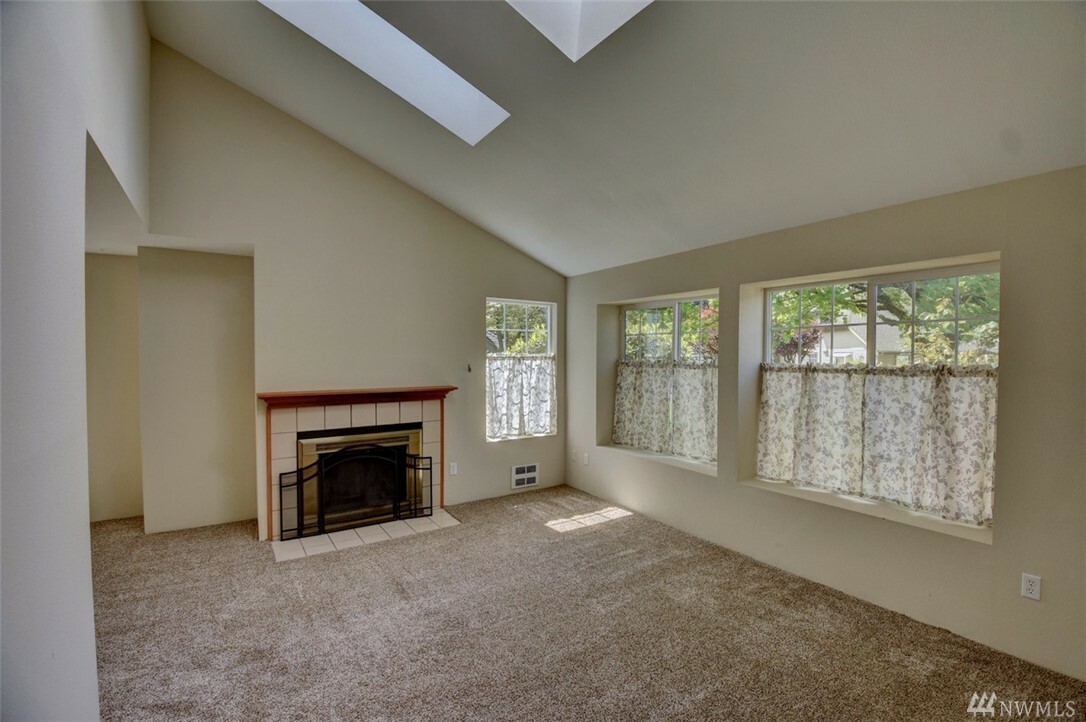 Property Photo:  413 S 329th Lane  WA 98003 