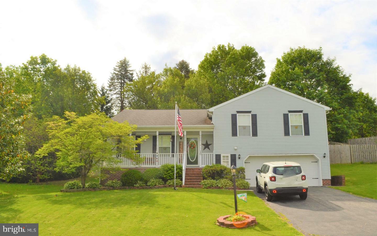 Property Photo:  10 Magnolia Lane  PA 17331 