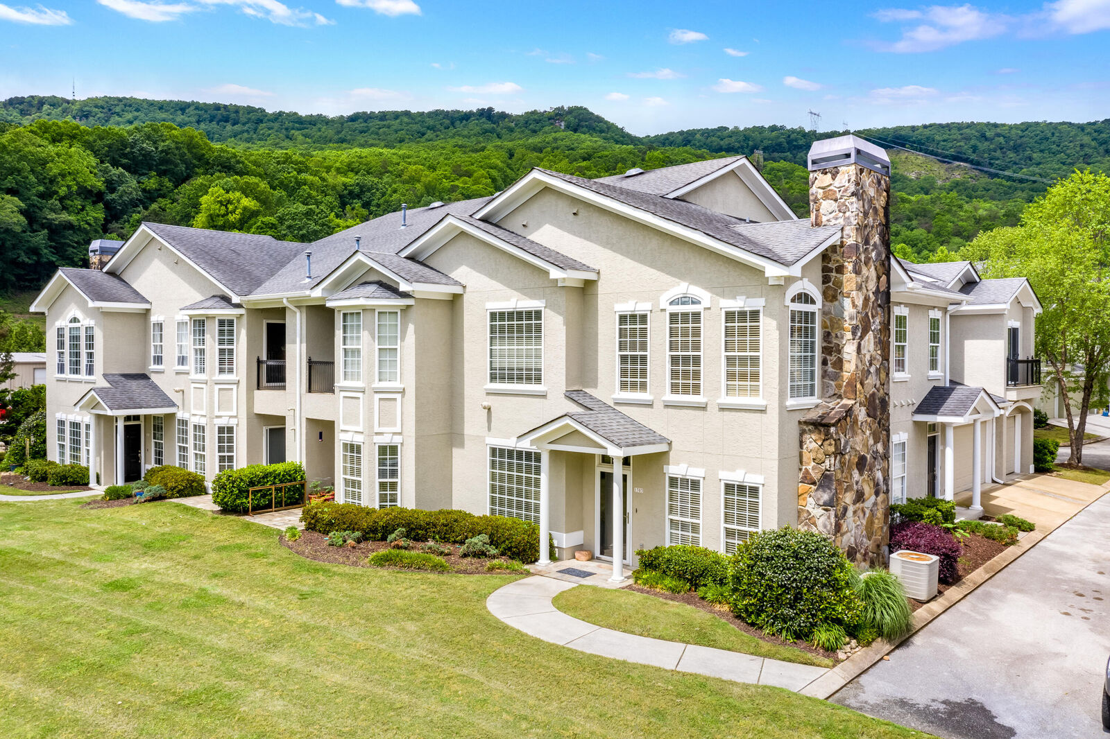 Property Photo:  1303 Renaissance Court  TN 37419 