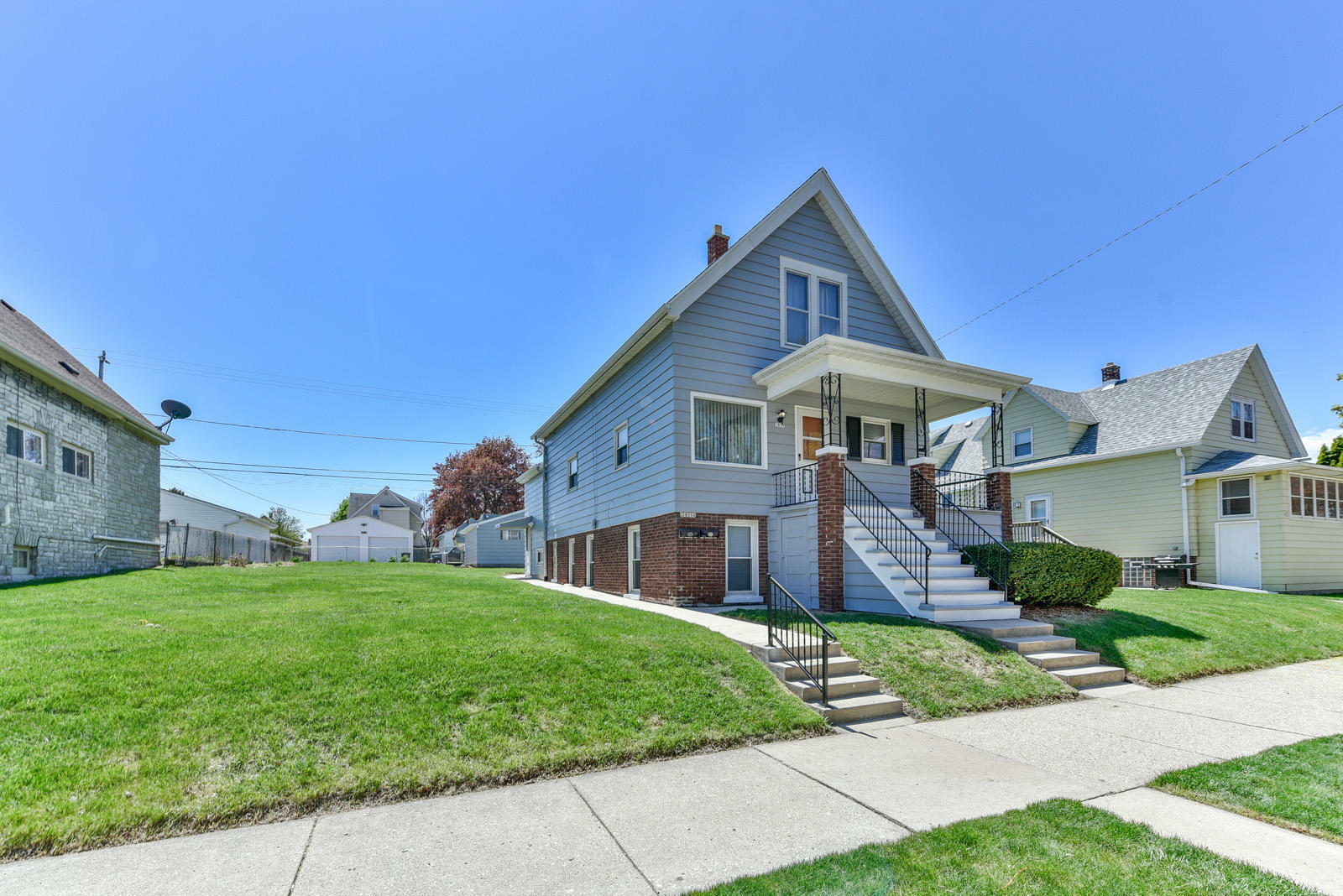 Property Photo: 3839 E Squire Ave WI 53110