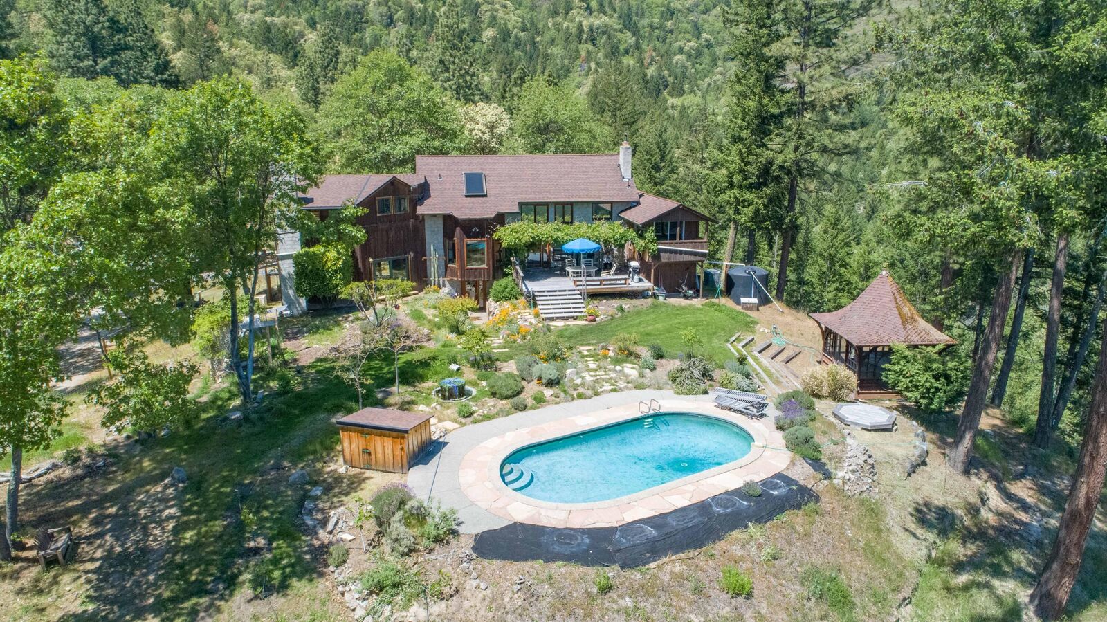 Property Photo: 1000 Morton Way OR 97530