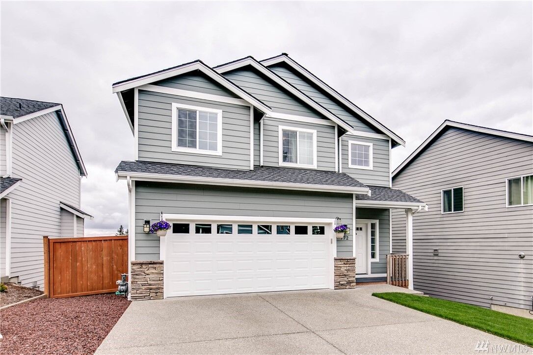 Property Photo:  772 Freedom Ct SE  WA 98366 