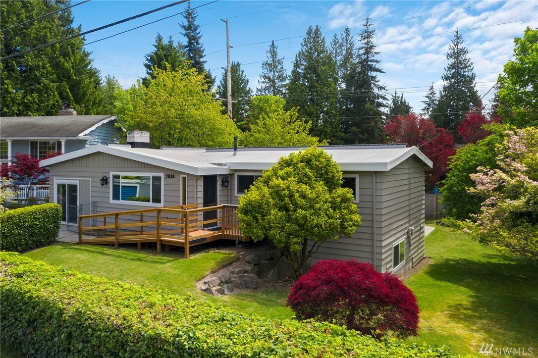 Property Photo:  7818 187th Place SW  WA 98026 