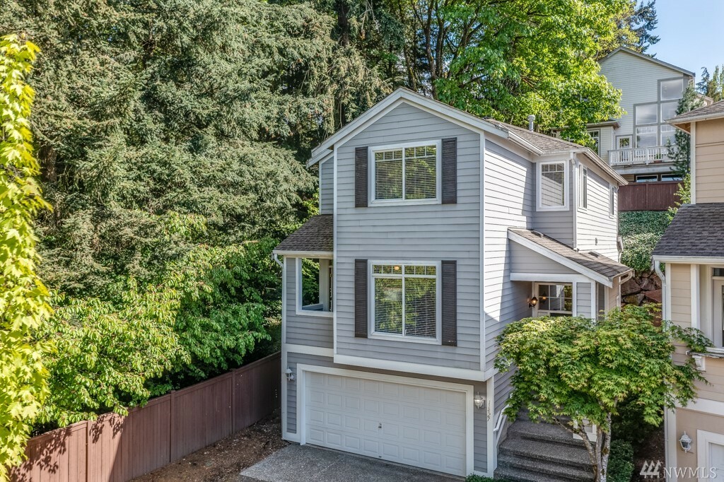 Property Photo: 11427 NE 117th St 45 WA 98034