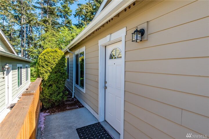 Property Photo:  1676 SW Stremler Dr  WA 98277 