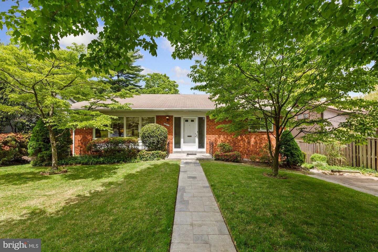 Property Photo:  3911 Montrose Driveway  MD 20815 