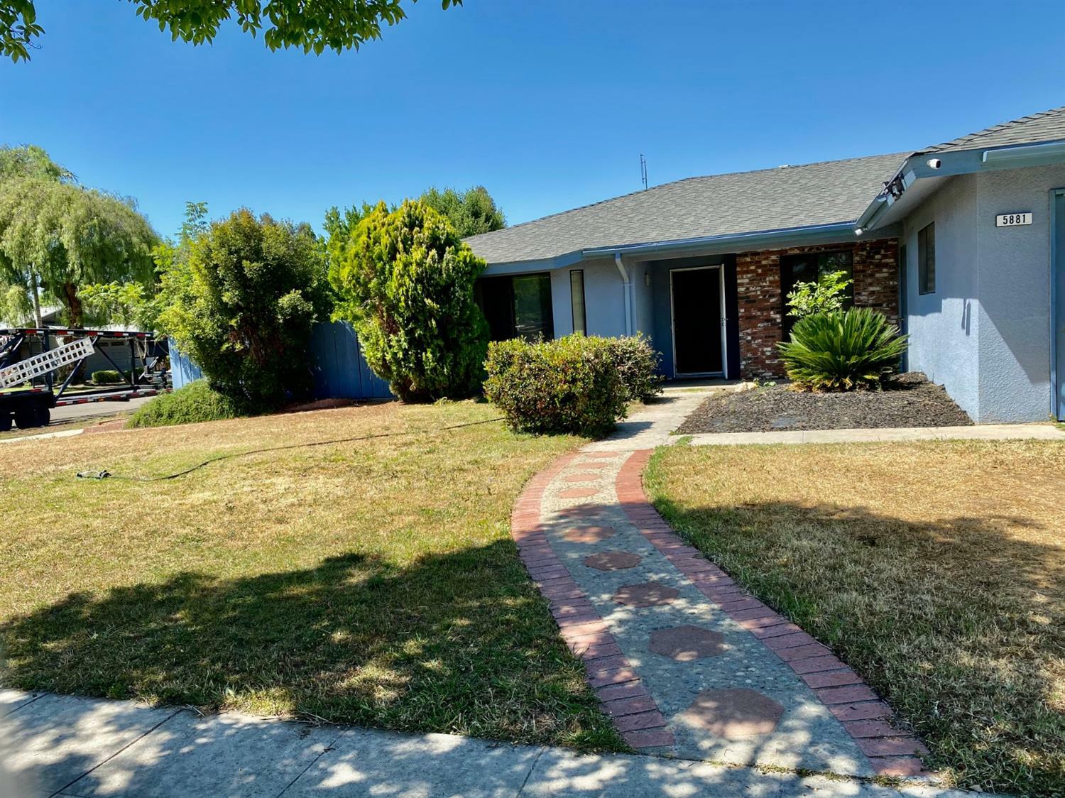 Property Photo:  5881 E Grant Avenue  CA 93727 