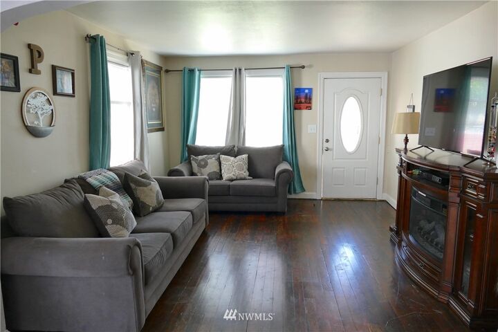 Property Photo: 321 Cottage Avenue WA 98815