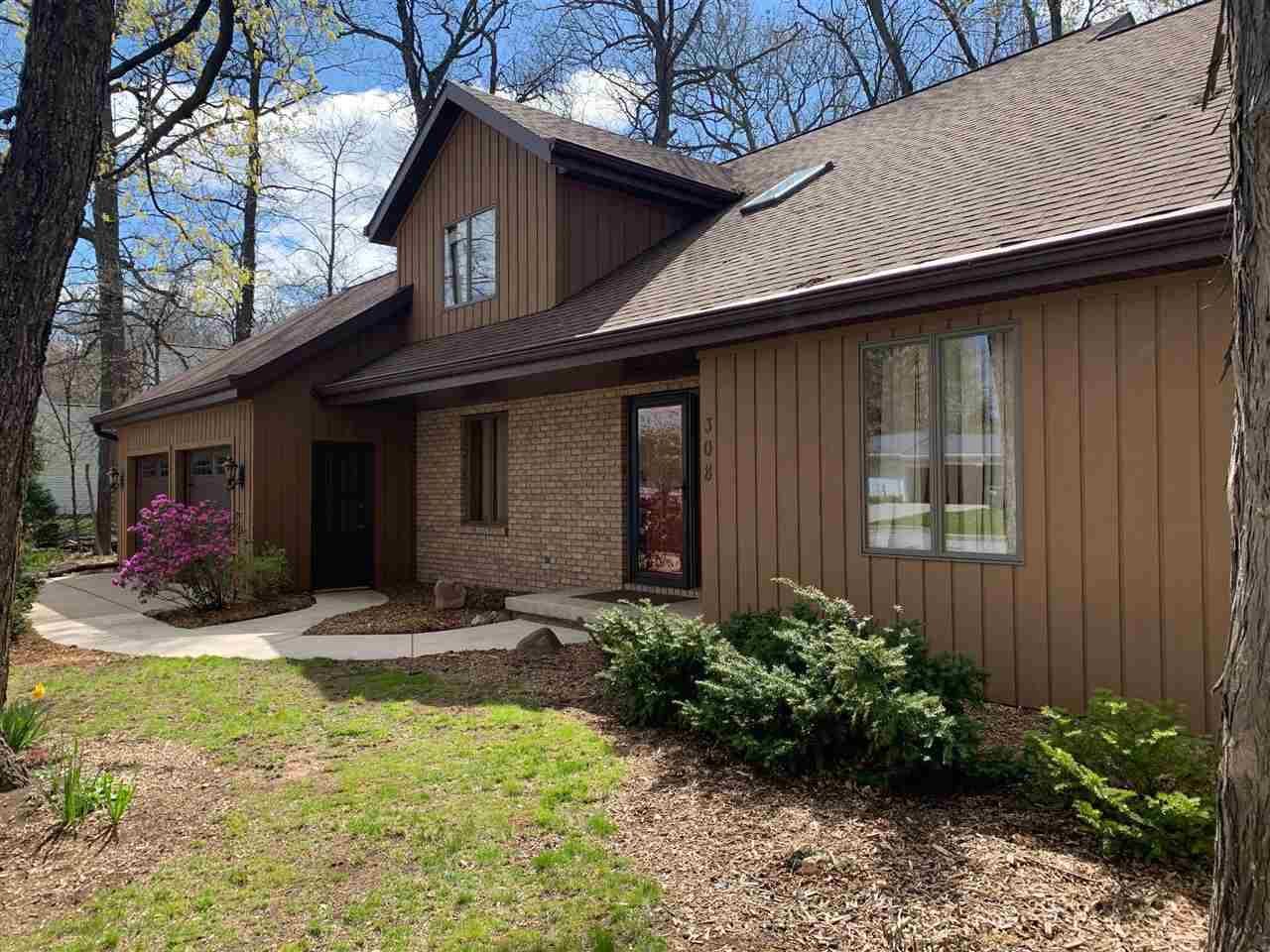 Property Photo: 308 Parkwood Drive WI 54956