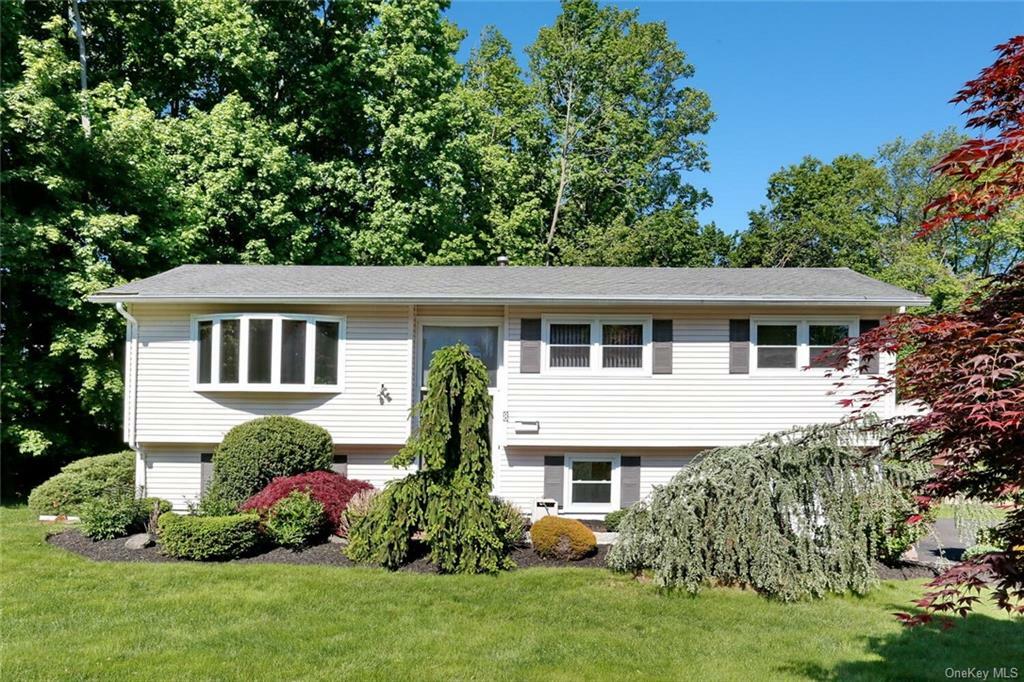 Property Photo:  8 Jodi Lane  NY 10956 