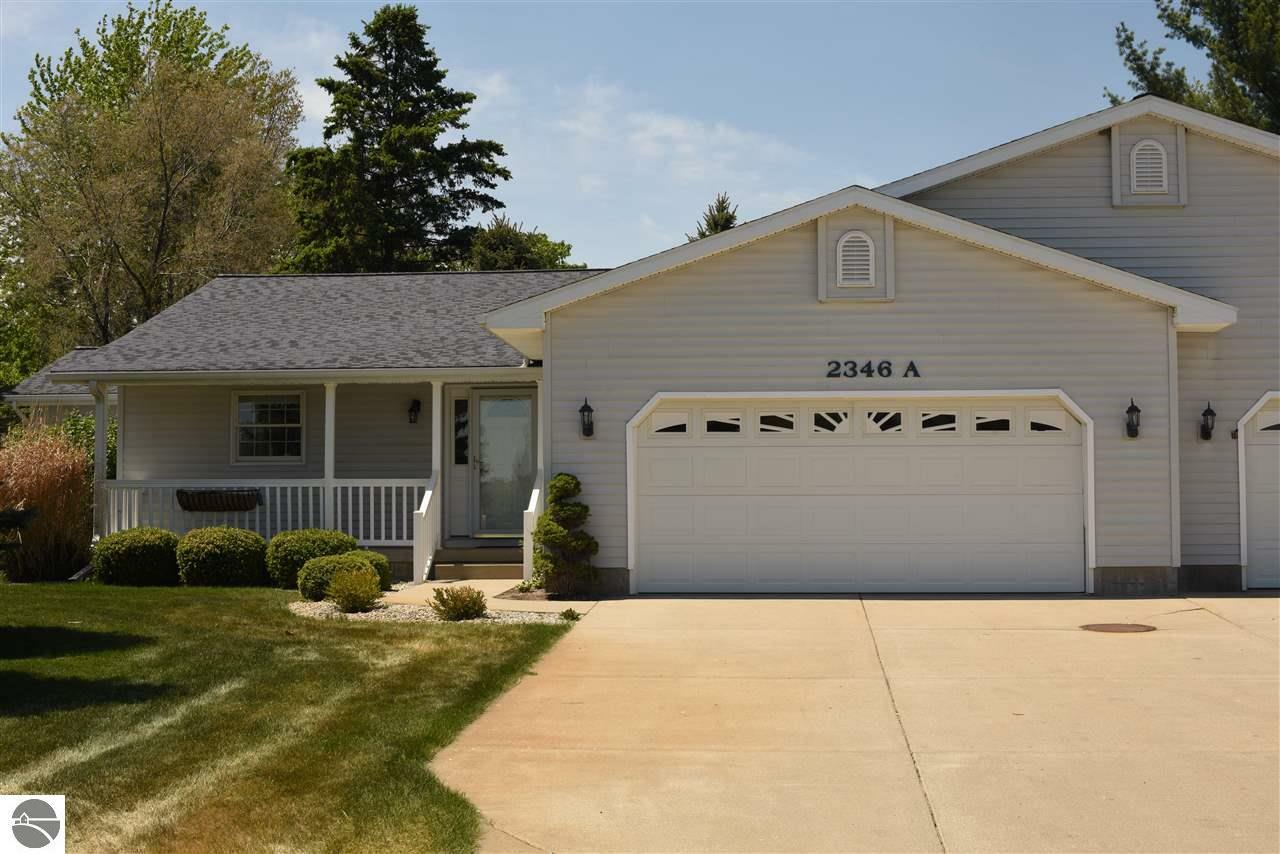 Property Photo:  2346 Rosewood Drive  MI 48858 