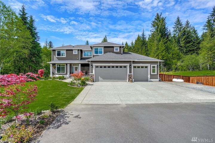 Property Photo:  2509 228th Ave NE  WA 98290 