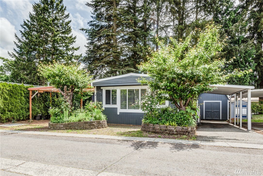 Property Photo:  18425 NE 95th St 58  WA 98052 