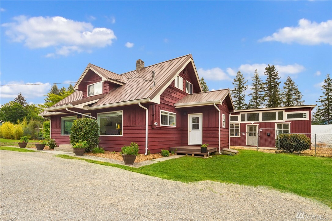 Property Photo:  38413 SE 47th St  WA 98065 