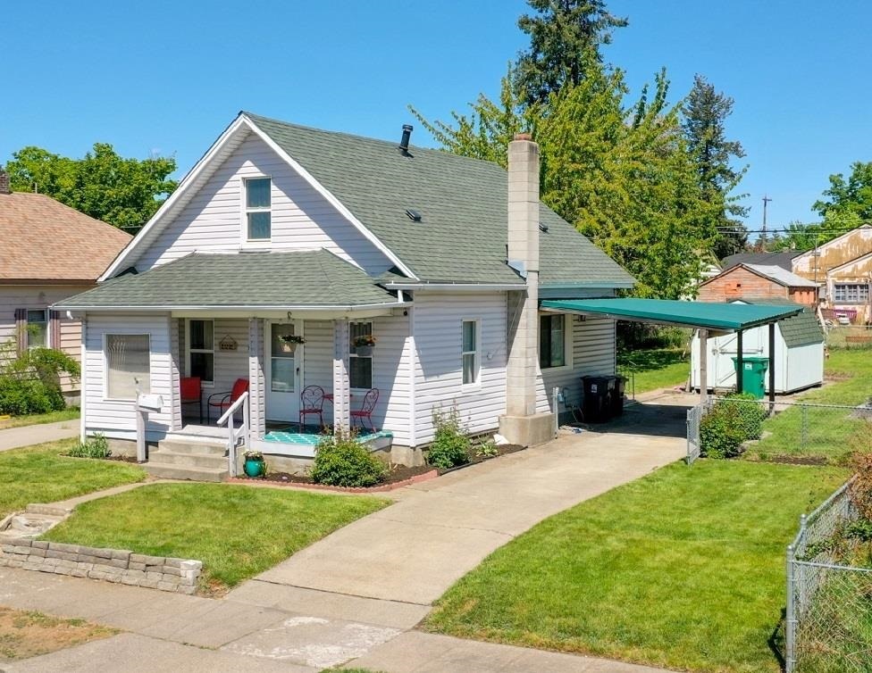 Property Photo:  707 E Providence Ave  WA 99207 