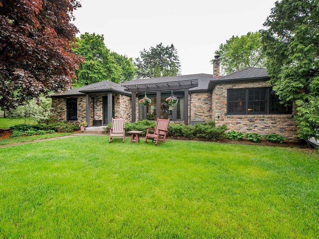 Property Photo: 1940 Eleanor Avenue MN 55116
