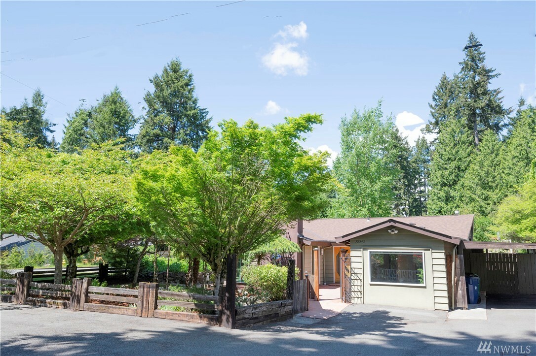 Property Photo:  12202 NE 62nd St  WA 98033 