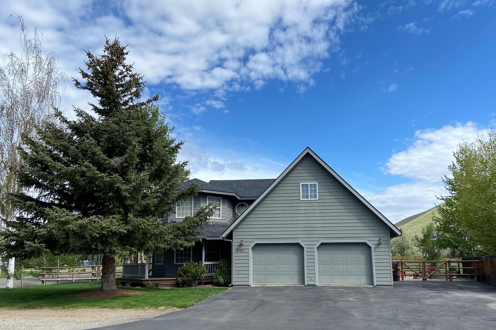 Property Photo:  561 Mother Lode Loop  ID 83333 